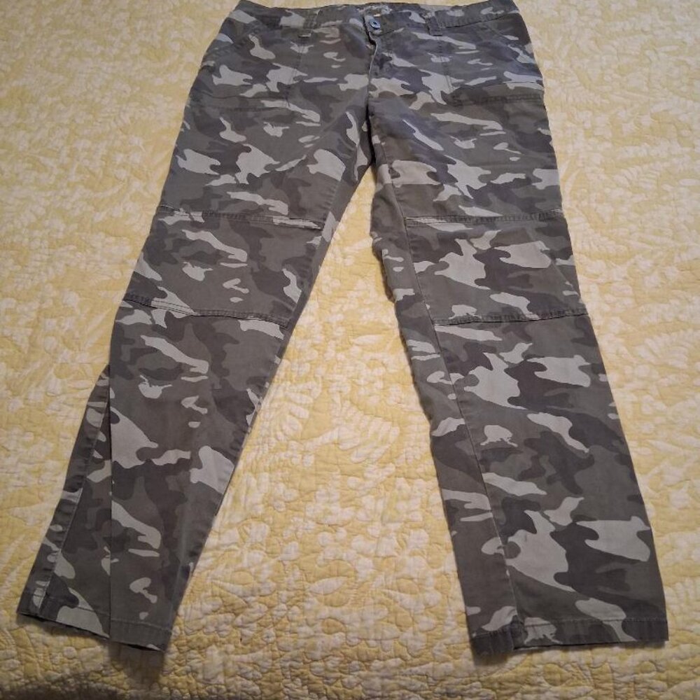 Women's Faded Glory brand, size 16 Camo pants